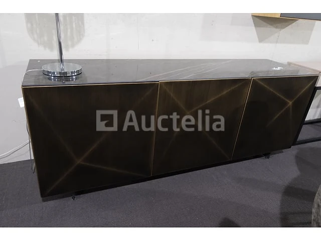 Dressoir met lamp - afbeelding 7 van  8