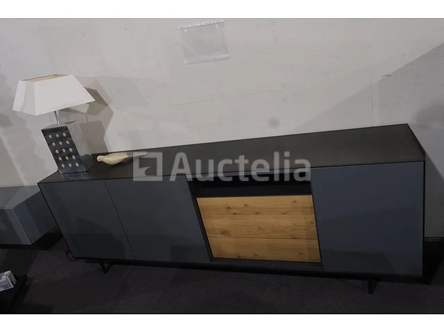 Dressoir met lamp - afbeelding 3 van  11