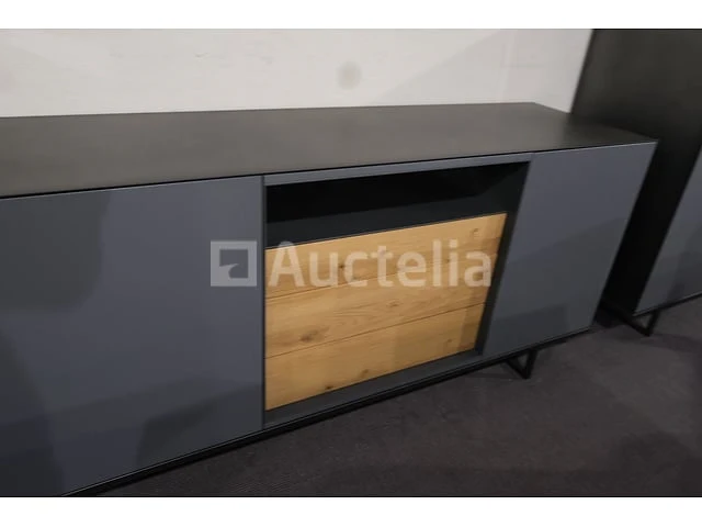 Dressoir met lamp - afbeelding 8 van  11