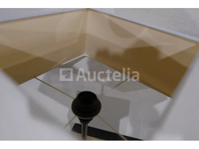 Dressoir met lamp - afbeelding 9 van  11