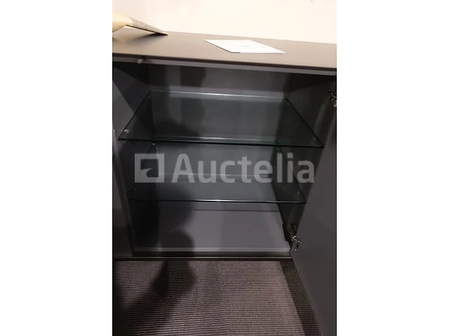 Dressoir met lamp - afbeelding 11 van  11