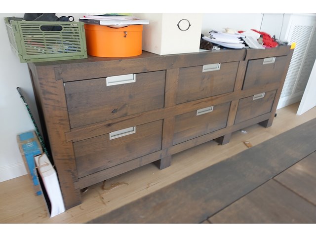 Dressoir & tafel in hout - afbeelding 3 van  3