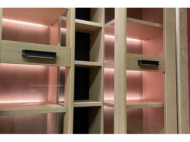 Dressoir, vitrine, tafel, 6 stoelen - afbeelding 9 van  29