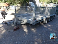 Drie-assige aanhangwagen