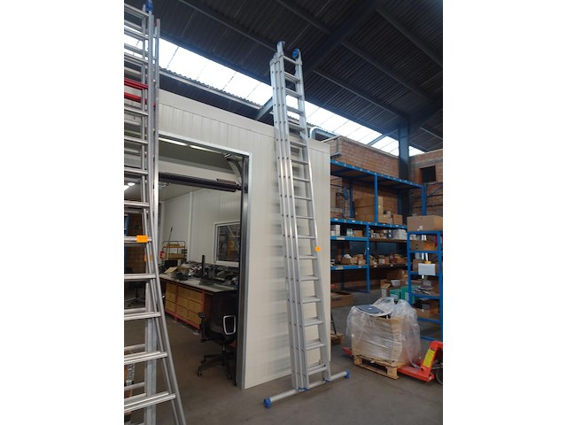 Driedelige alu ladder solide - afbeelding 2 van  4
