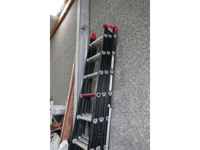 Driedelige opsteekladder altrex - afbeelding 2 van  4