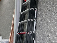 Driedelige opsteekladder altrex - afbeelding 2 van  4