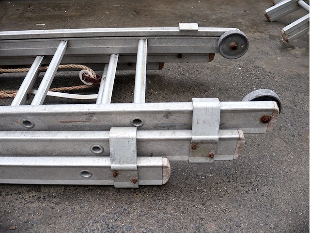 Driedelige schuifladder - afbeelding 2 van  3