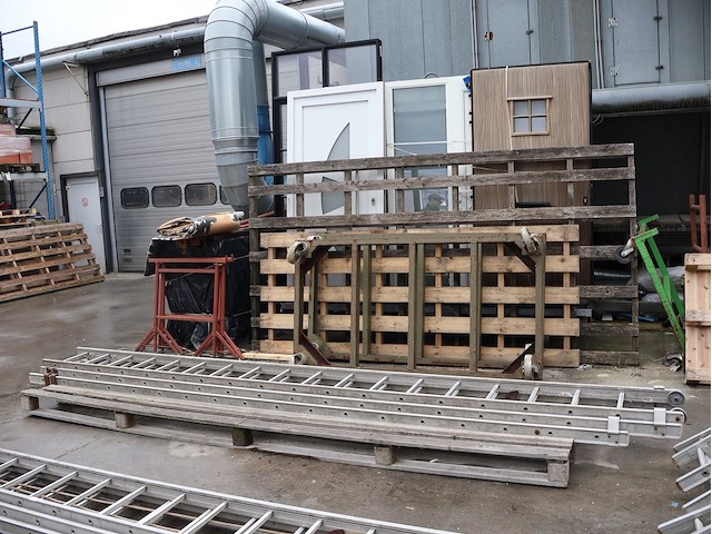 Driedelige schuifladder - afbeelding 1 van  3