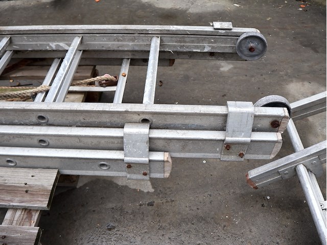 Driedelige schuifladder - afbeelding 2 van  3