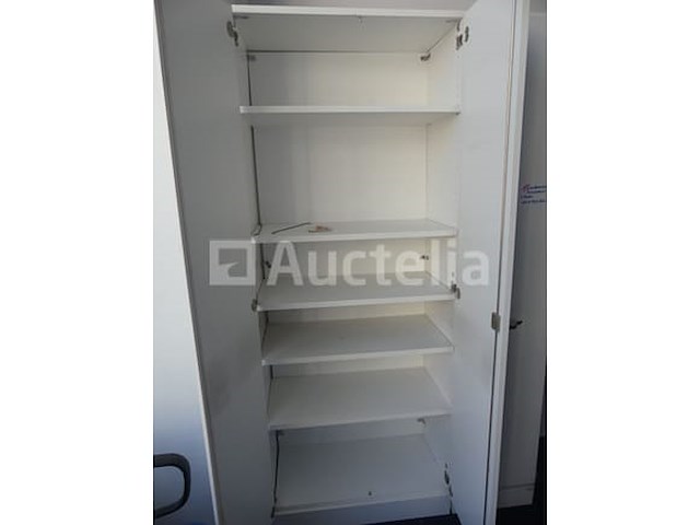 Driedeurs kast - afbeelding 1 van  5