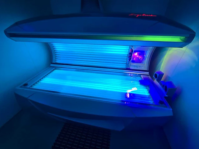 Driefasige professionele zonnekamer - ergoline inspiration 400-s super power - afbeelding 10 van  12