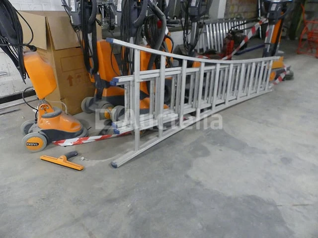 Drievoudige ladder 310 sporten - afbeelding 1 van  5