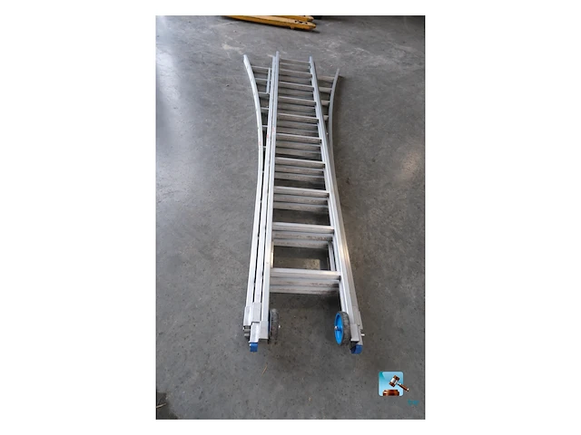 Drievoudige ladder - afbeelding 1 van  5