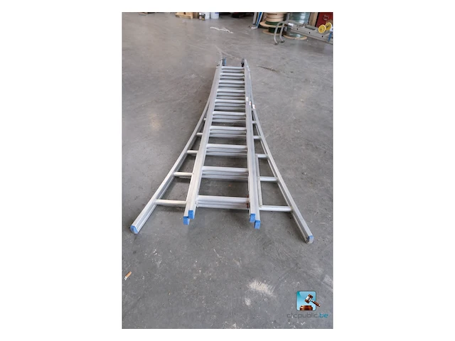 Drievoudige ladder - afbeelding 3 van  5