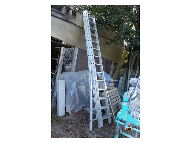 Drievoudige ladder - afbeelding 1 van  8