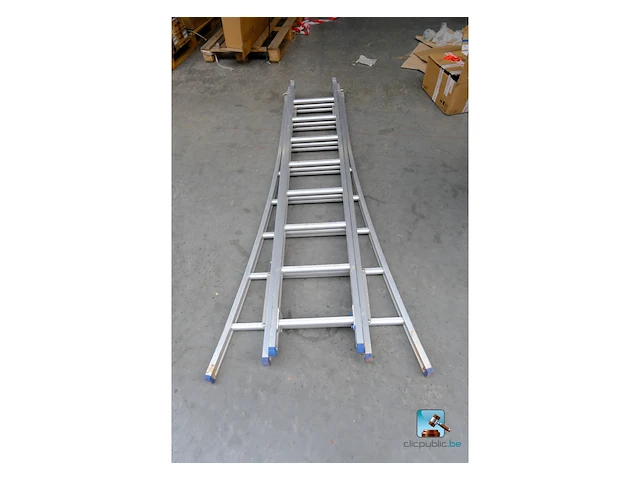 Drievoudige ladder - afbeelding 1 van  5