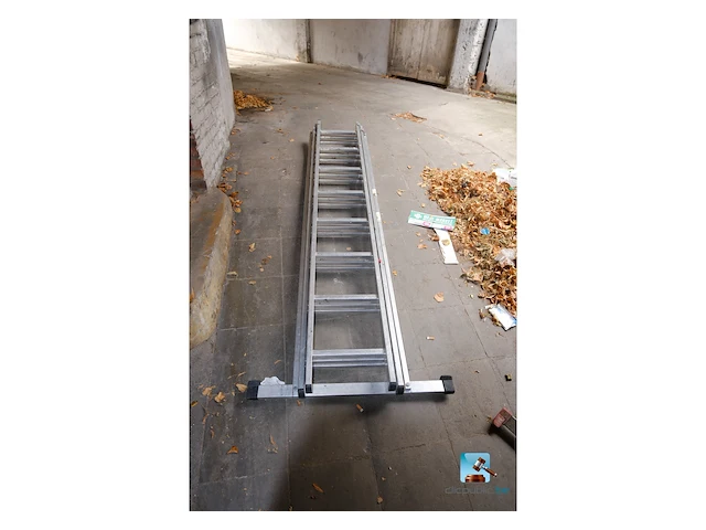 Drievoudige ladder - afbeelding 1 van  4