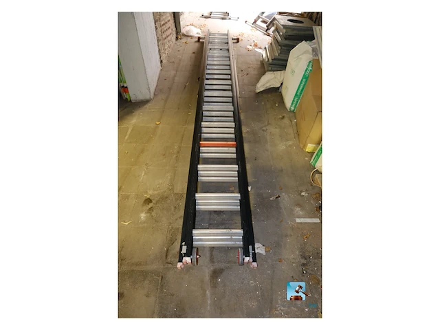 Drievoudige ladder - afbeelding 1 van  8