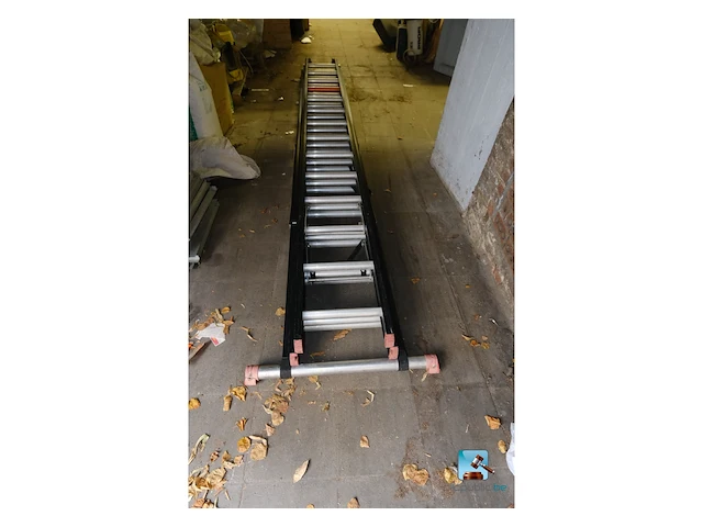 Drievoudige ladder - afbeelding 3 van  8