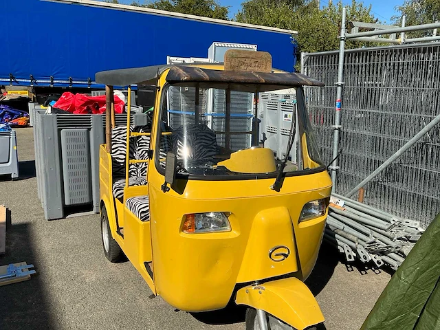 Driewielige tuk tuk - afbeelding 12 van  17