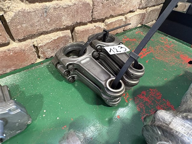 Drijfstangen 911 - afbeelding 2 van  2