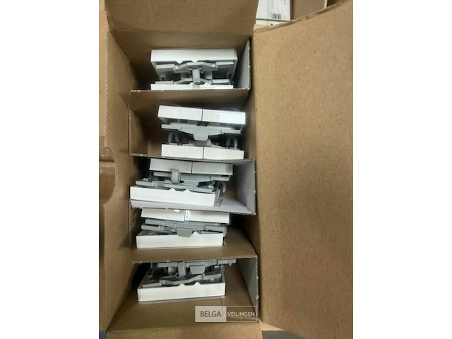 Drukknop wisselschakelaars gira - afbeelding 2 van  2