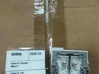 Drukknop wisselschakelaars gira - afbeelding 1 van  2