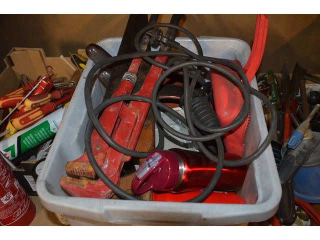 Drukvat cv levica, 5 dozen gevuld met klein handgerief, signalisatielamp met zwaailicht - afbeelding 3 van  14