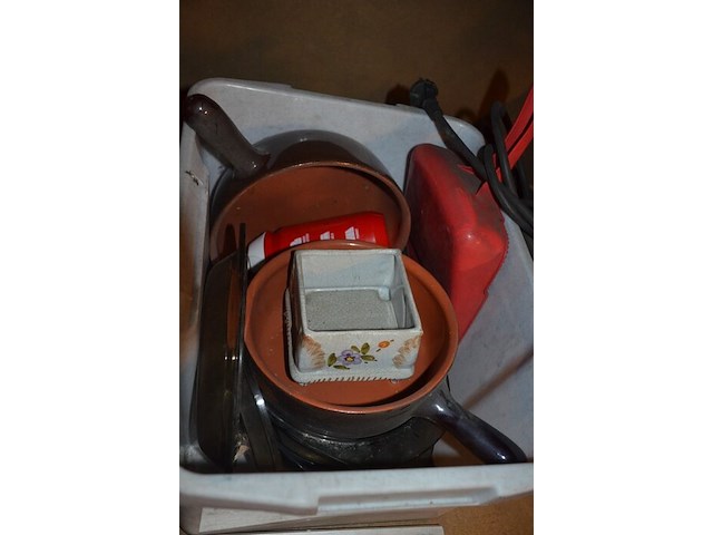 Drukvat cv levica, 5 dozen gevuld met klein handgerief, signalisatielamp met zwaailicht - afbeelding 4 van  14