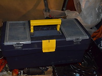 Drukvat cv levica, 5 dozen gevuld met klein handgerief, signalisatielamp met zwaailicht - afbeelding 7 van  14