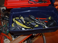 Drukvat cv levica, 5 dozen gevuld met klein handgerief, signalisatielamp met zwaailicht - afbeelding 8 van  14