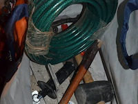 Drukvat cv levica, 5 dozen gevuld met klein handgerief, signalisatielamp met zwaailicht - afbeelding 11 van  14