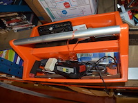 Drukvat cv levica, 5 dozen gevuld met klein handgerief, signalisatielamp met zwaailicht - afbeelding 12 van  14