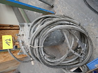 Drukvat verfcontainer met verfpistool