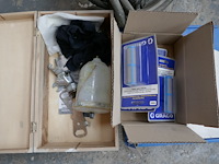 Drukvat verfcontainer met verfpistool - afbeelding 3 van  4