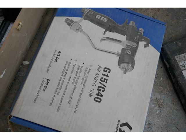 Drukvat verfcontainer met verfpistool - afbeelding 4 van  4