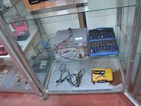 Druppellader, hamerset in koffer, bernerset in koffer, 2 soldeerbouten, dremel 2force, nietpistool - afbeelding 1 van  9