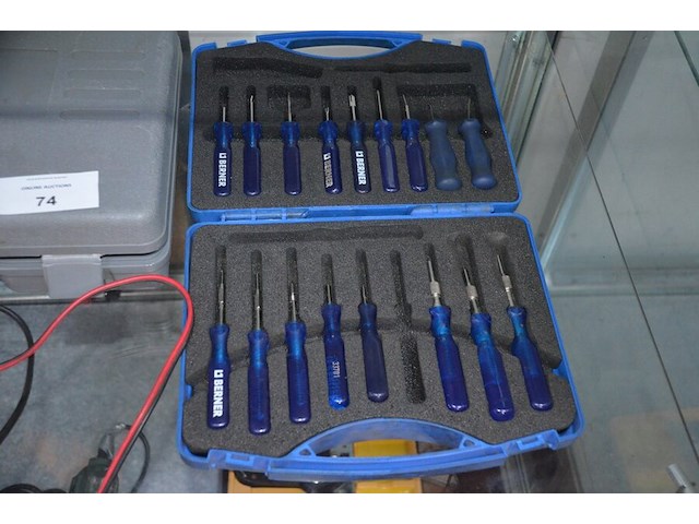 Druppellader, hamerset in koffer, bernerset in koffer, 2 soldeerbouten, dremel 2force, nietpistool - afbeelding 5 van  9