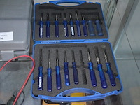 Druppellader, hamerset in koffer, bernerset in koffer, 2 soldeerbouten, dremel 2force, nietpistool - afbeelding 5 van  9