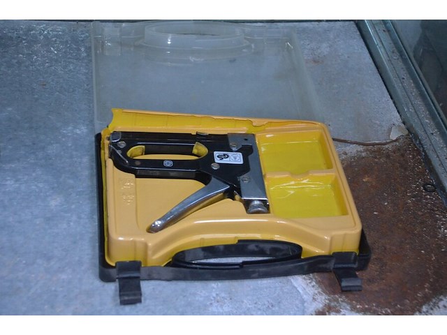 Druppellader, hamerset in koffer, bernerset in koffer, 2 soldeerbouten, dremel 2force, nietpistool - afbeelding 9 van  9