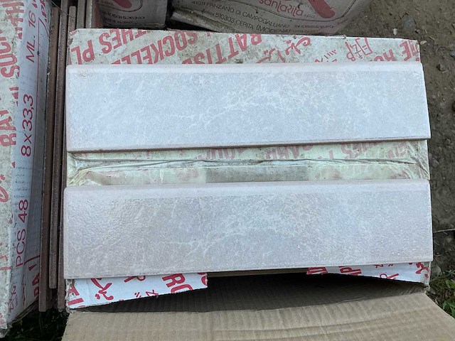 Dryton salvaterra 8 x 33,3 tegelrand - tegelstrip - plint - vloertegel (720x) - afbeelding 1 van  2