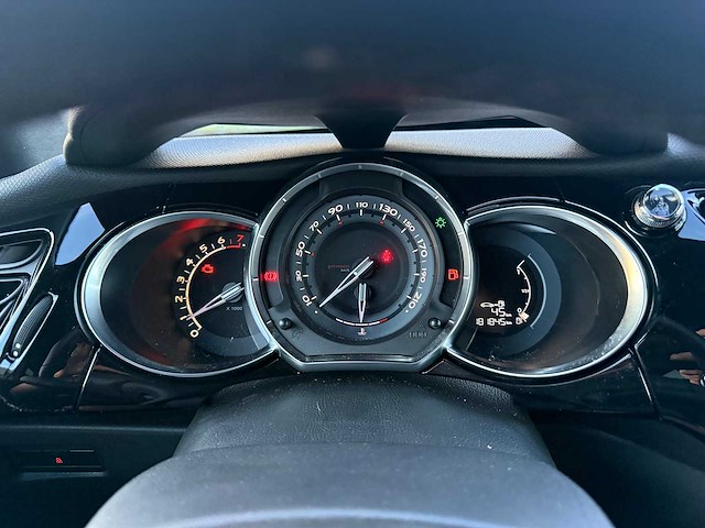 Ds - 2014 - ds3 - personen - personenauto - afbeelding 18 van  25