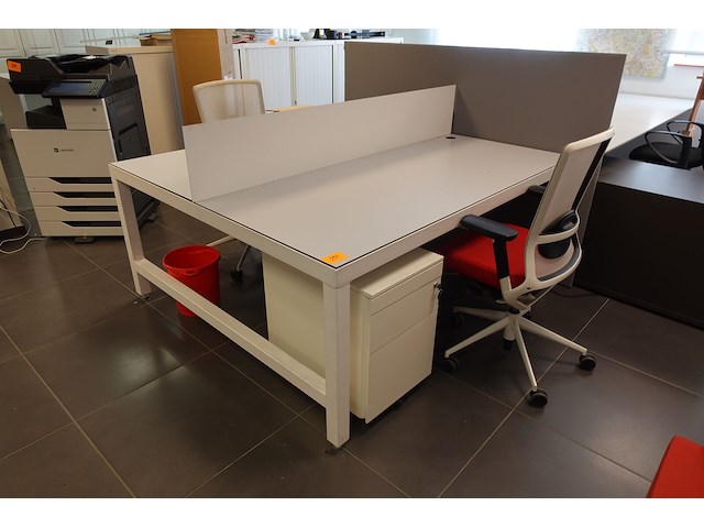 Dubbel metalen bureaumeubel - afbeelding 1 van  3
