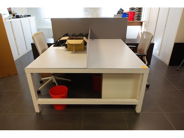 Dubbel metalen bureaumeubel - afbeelding 2 van  3