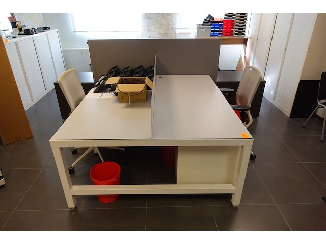 Dubbel metalen bureaumeubel - afbeelding 3 van  3