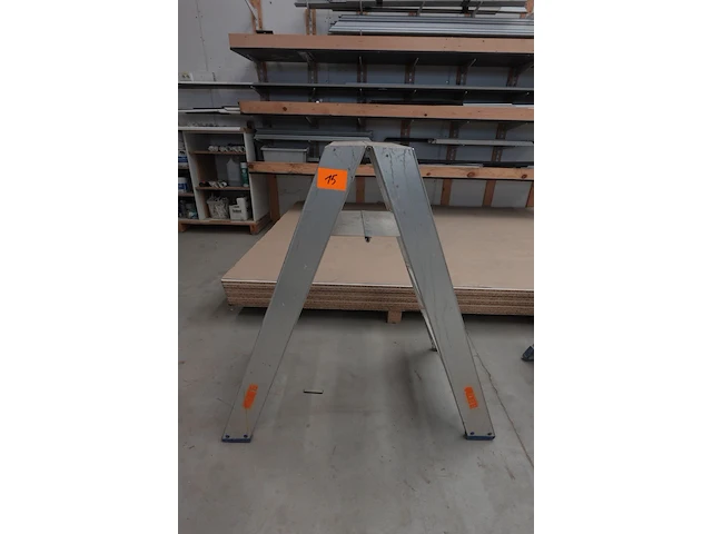 Dubbele alu trapladder solide - afbeelding 1 van  2