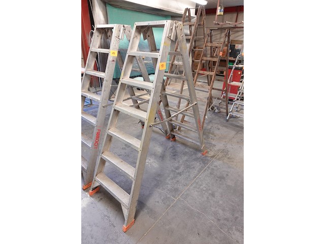 Dubbele alu trapladder - afbeelding 2 van  3