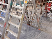 Dubbele alu trapladder - afbeelding 2 van  3
