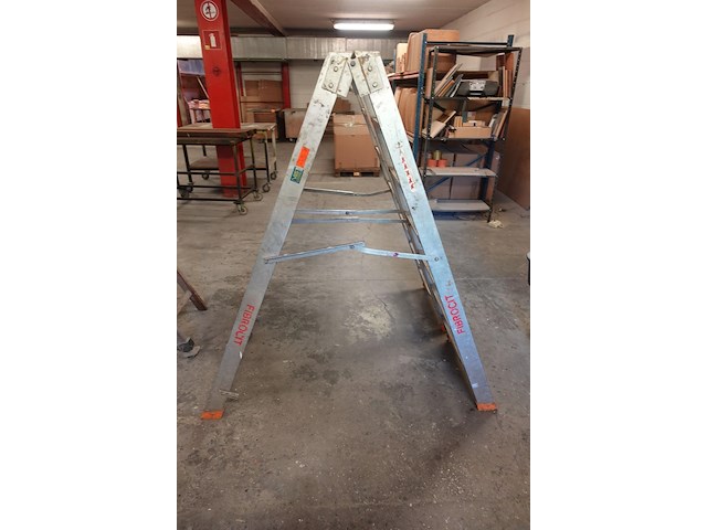 Dubbele alu trapladder - afbeelding 1 van  3
